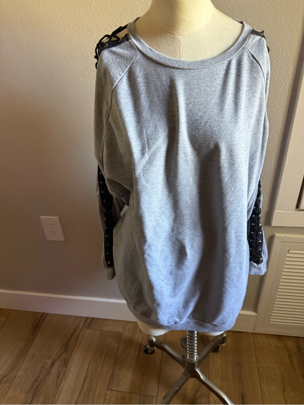 Forever 21 Gray Lace-Up Sleeve Pullover Sweatshirt